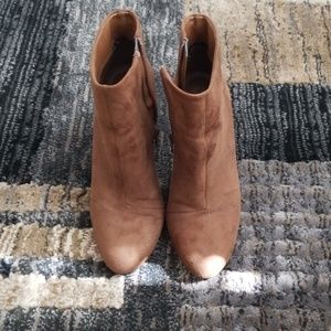 Short brown boots